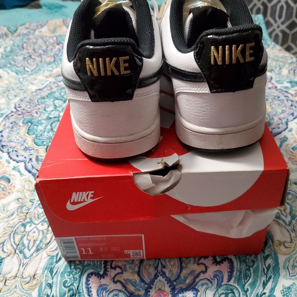 Used Mens Nike Court Vision Low size 11 #54